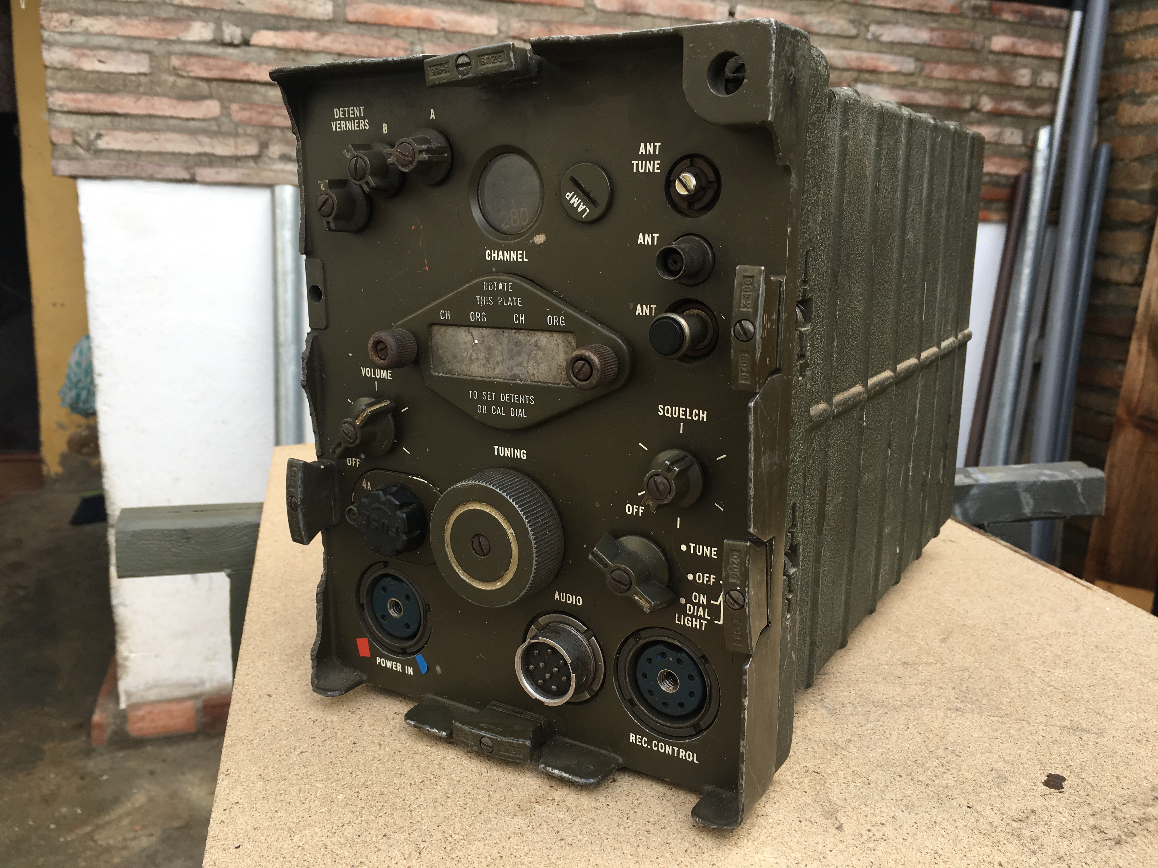 R-108 Receptor militar R-108 Receptor militar