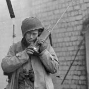 TRANSCEPTOR MILITAR BC 611 PRIMER HANDI TALKIE